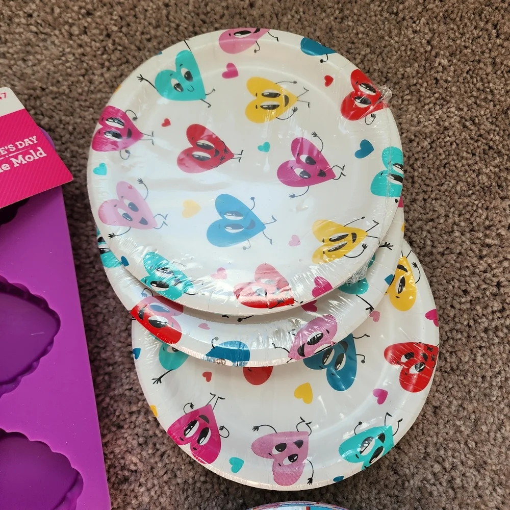 Valentine's Bakers Silicone Molds, Cookir Cutters And More